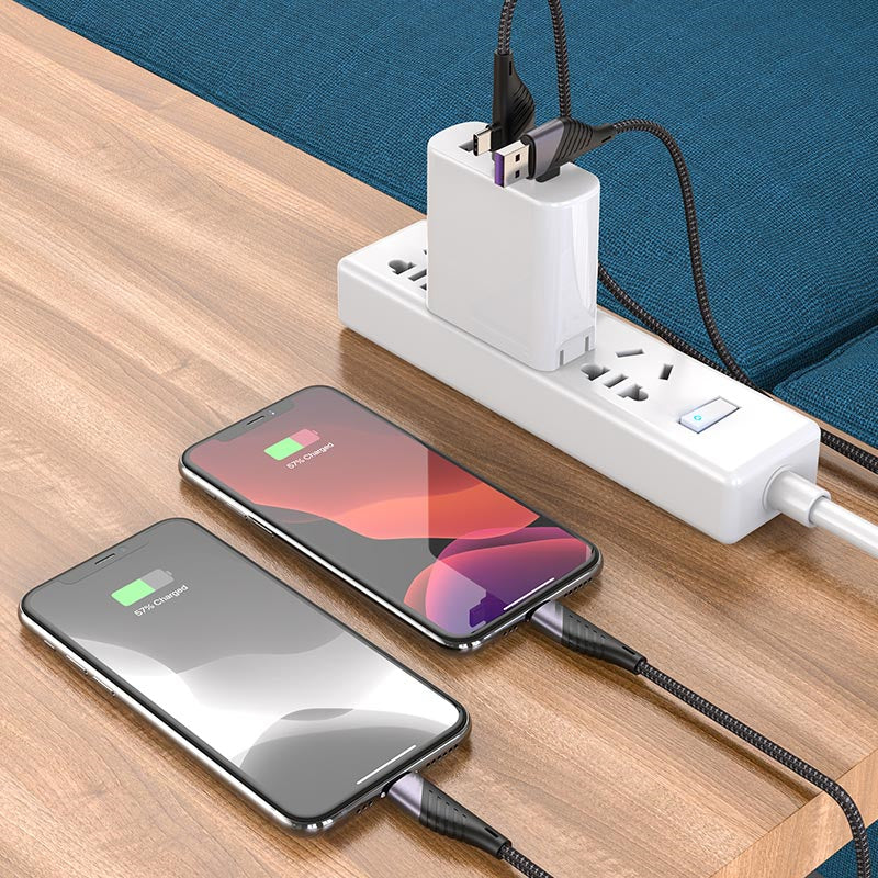 Câble de données à chargement rapide USB-A / USB-C vers Lightning en nylon tressé (1 m) Câble de données à chargement rapide USB-A / USB-C vers Lightning en nylon tressé (1 m)